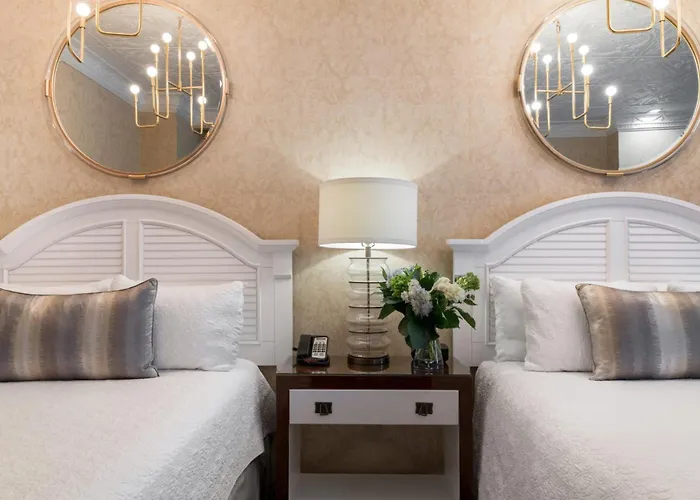 Chateau Inn And Suites