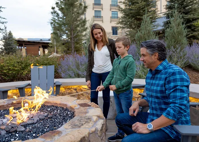 Pet Friendly hotel: Gaylord Rockies Resort & Convention Center