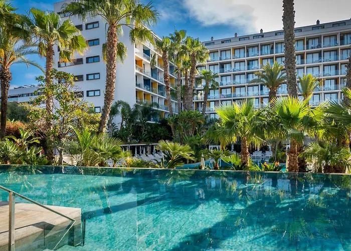 Aqua Silhouette & Spa - Adults Only