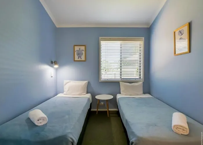 Pet Friendly hotel: Boat Harbour Studio Apartments And Villas
