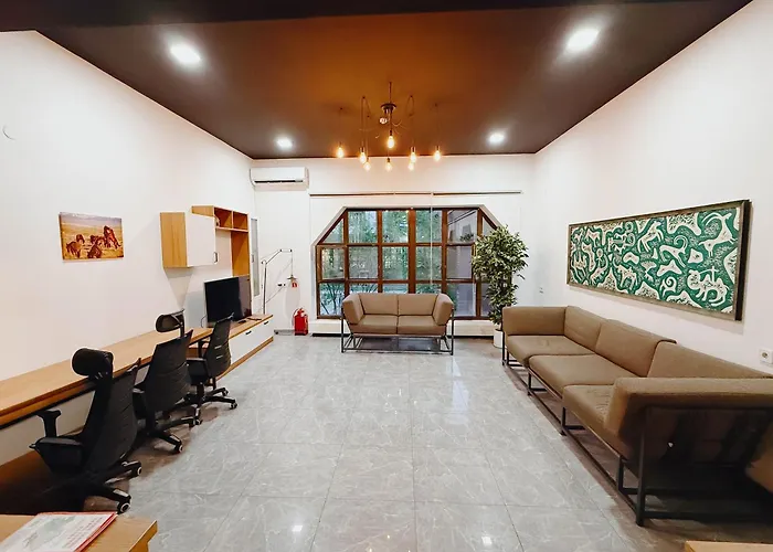Hotel near College: Sulu Hostel