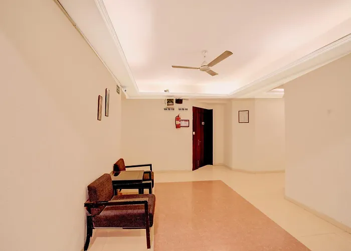 Golf hotel: Townhouse Gandhi Medical College Bhopal Formerly Hotel Shagun