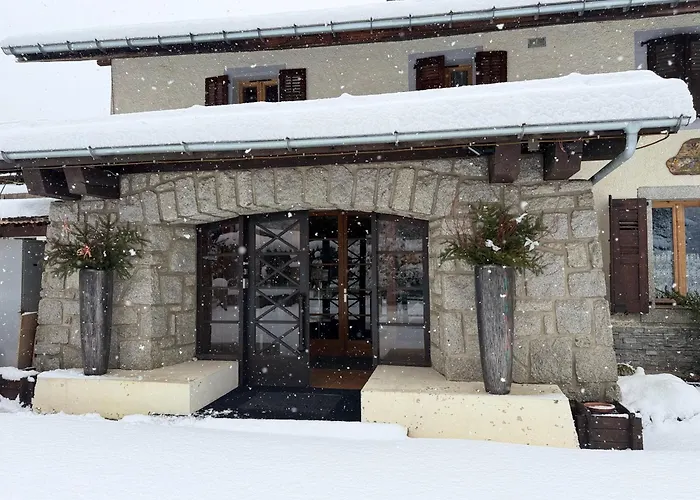 Hot Tub in Room Chalet L'Aiglon