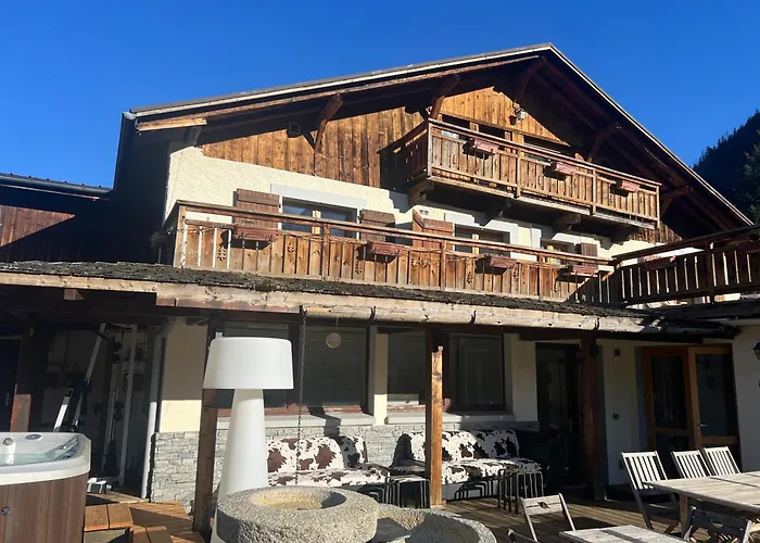 Hot Tub in Room Chalet L'Aiglon