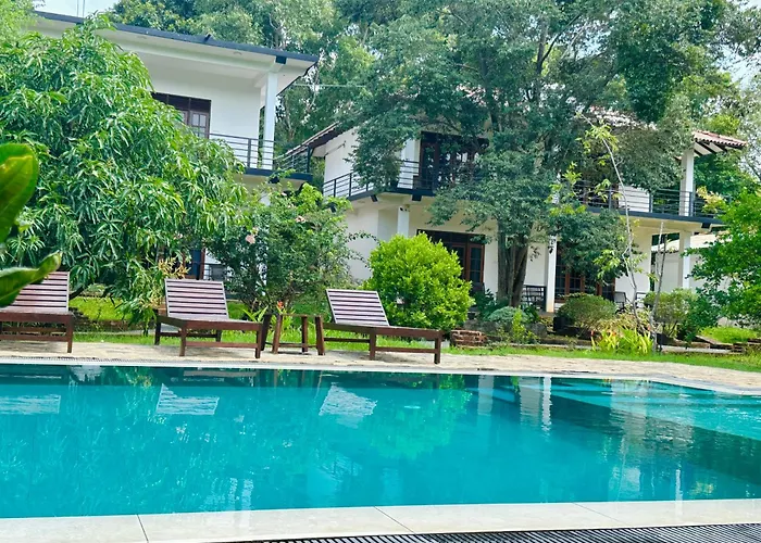 3 star hotel: Into The Wild Sigiriya