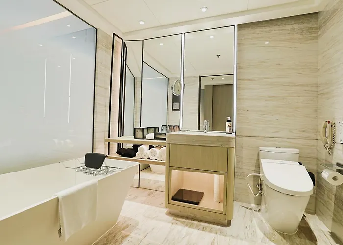 Renaissance Shenzhen Luohu Hotel