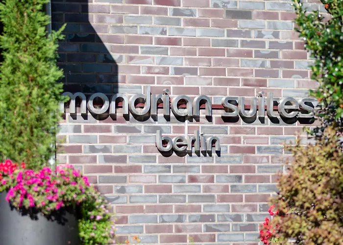 Mondrian Suites Am Checkpoint Charlie