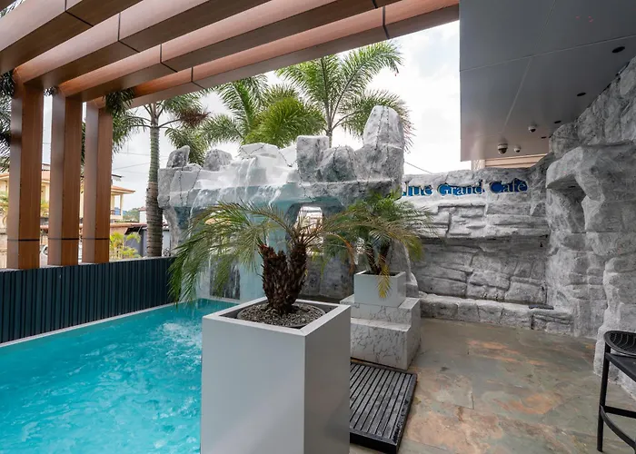Hotel Elegance Nv