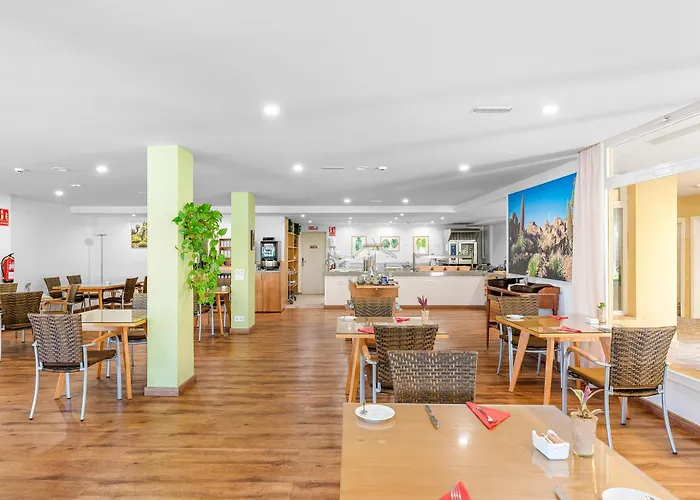 s Tigaiga Suites