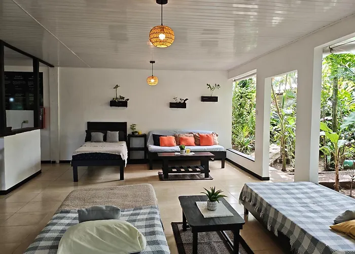 Aracari Garden Hostel