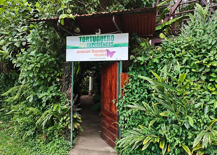Aracari Garden Hostel