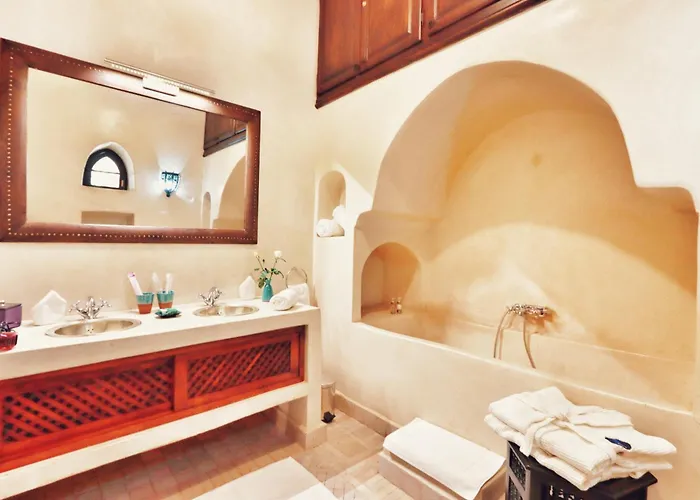 Riad Abbassia Marrakech Premiere - Authentic Medina Experience