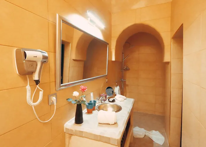Riad Abbassia Marrakech Premiere - Authentic Medina Experience