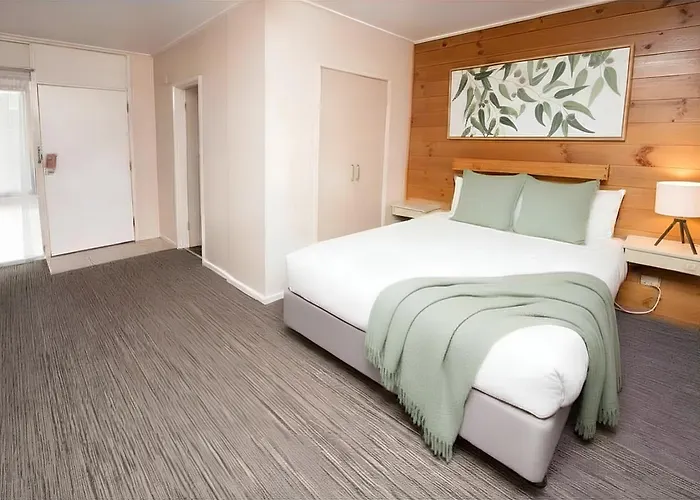 Cheap hotels Paruna