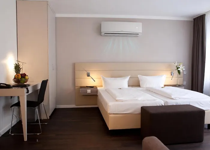 Manhattan Hotel