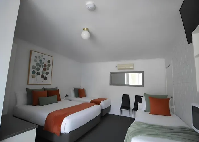 Cheap hotels Paruna