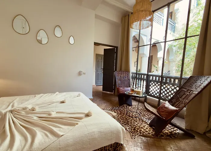 103 Riad Chelsie Pool Rooftop & Hammam