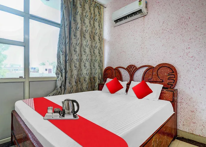 Hotel O M.G. Palace