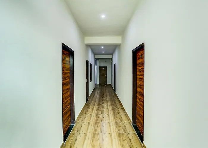 Hotel O Rajhans