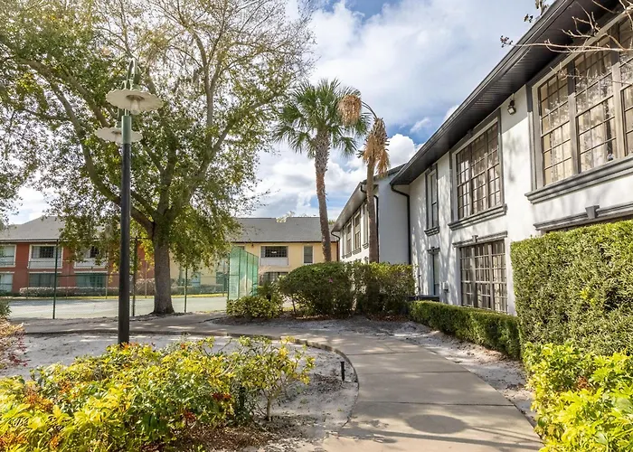 Dog friendly hotels Legacy Vacation s - Disney And Lake Buena Vista