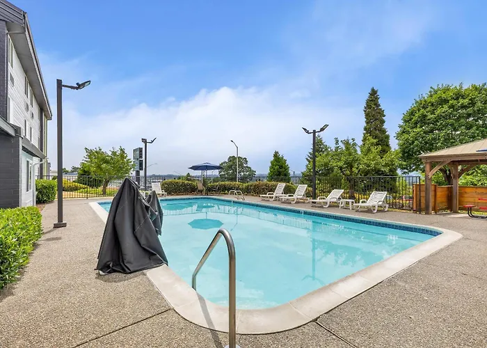 Quality Inn & Suites Clackamas - Portland