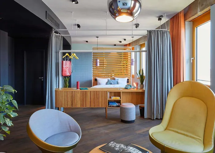 Hotels With Four Stars 25Hours The Circle