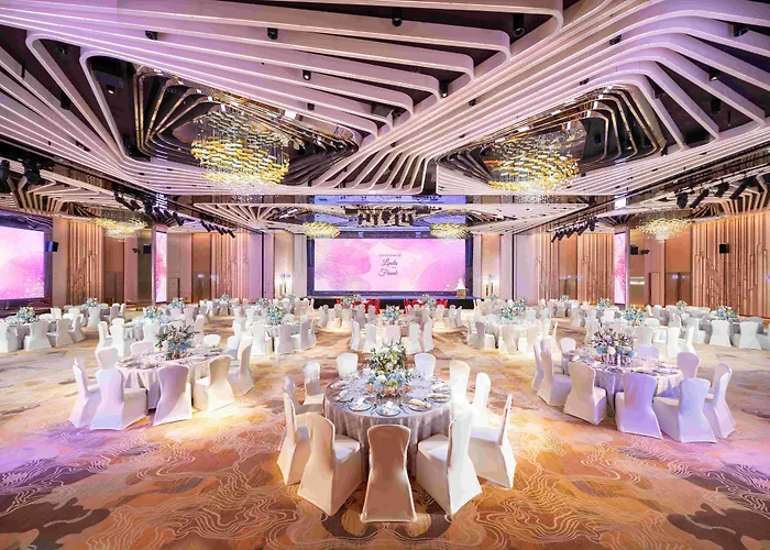 Regala Skycity Hotel By Regal Hotels
