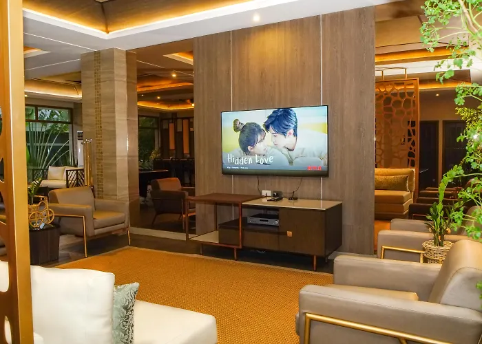 5 star hotels Zuri