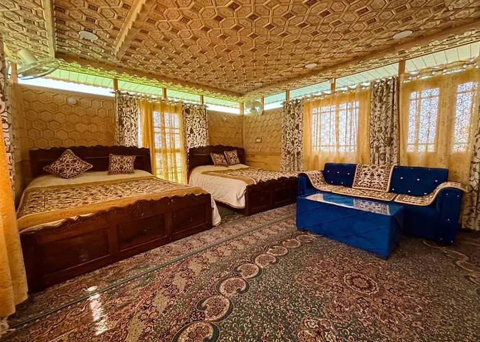 Nageen Castle Group Of House Boats