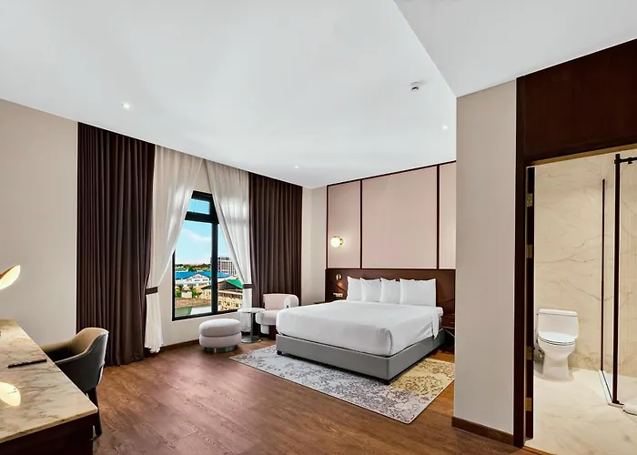 Jewelz By Kings Hotel