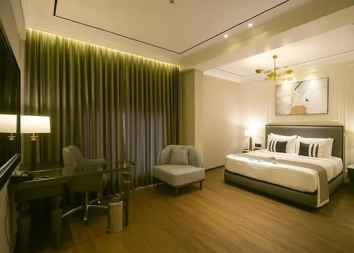 Hotel Haven Wood Suites Near Delhi Airport