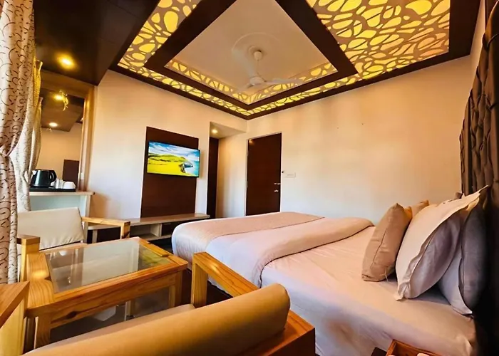 Hotel Hollywood Vibes #Riverview #Premium Rooms #Prime Location #Most Awarded #Parking #Top Rated #Open Terrace #Lawn #Best Selling Hotel In Manali