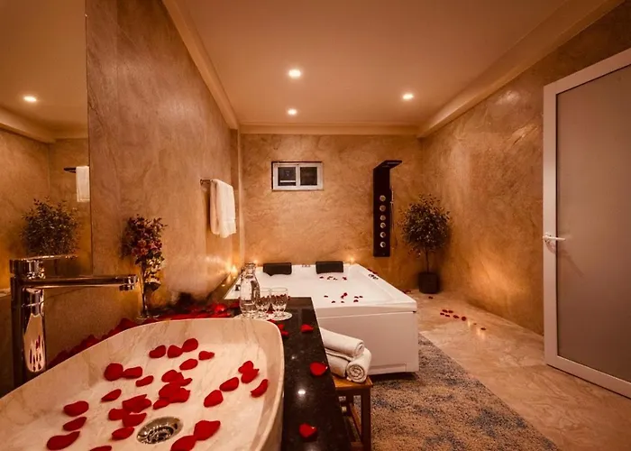 Hotel Hemsa Connect A Luxury Jacuzzi Boutique Stay, Udaipur