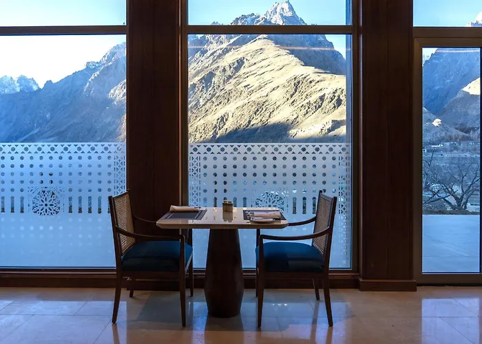 Sost Serena Hotel