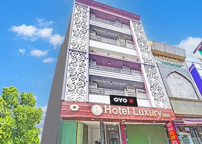 Super Hotel O Luxury Inn