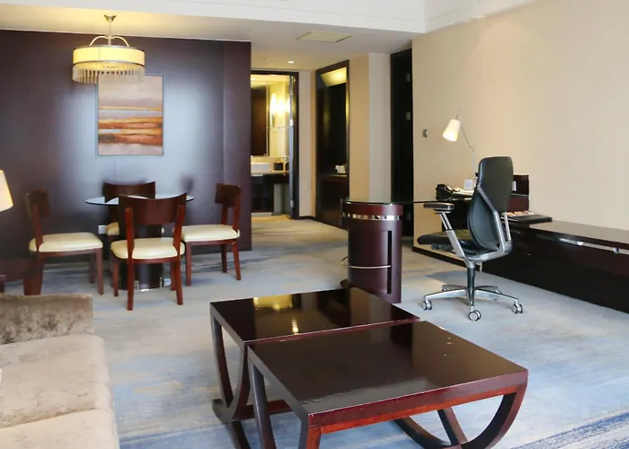 Qube -Close To Pudong International Airport And Disney Land