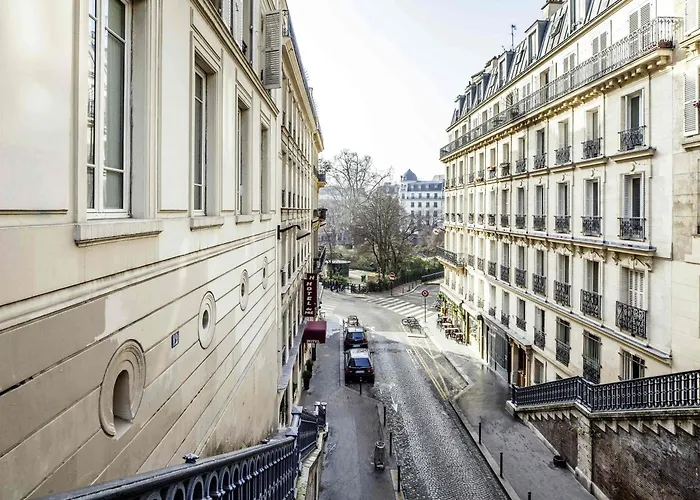 Family resorts Ibis Styles Paris Cadet Lafayette
