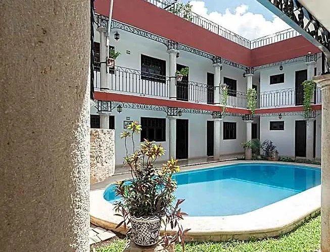 La Aurora Colonial