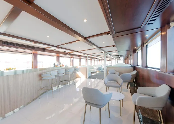 Costa Do Sal Boat Lounge