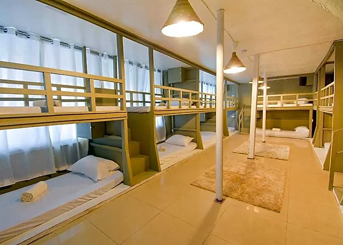 Treasure Isle Backpackers Boracay
