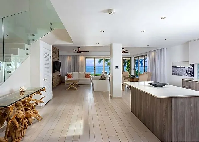Hodges Bay Resort & Spa, An Hq Luxury Resort & Residences