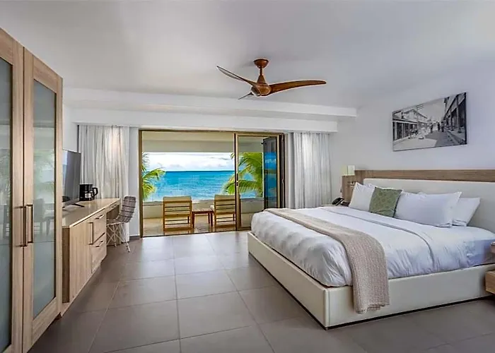 Hodges Bay Resort & Spa, An Hq Luxury Resort & Residences