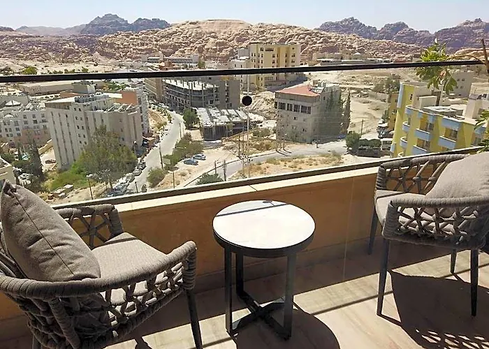 H Luxury Hotel