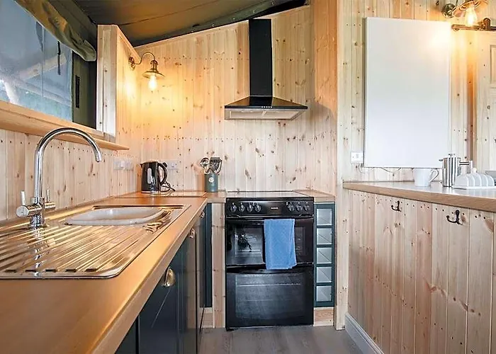 Paviland - Safari Glamping Tent - Llangennith