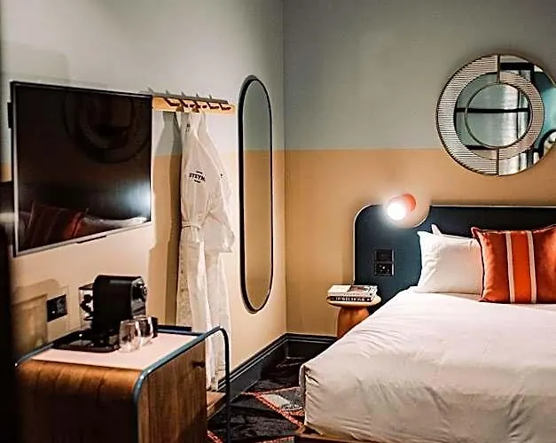 Stay At Hotel Steyne
