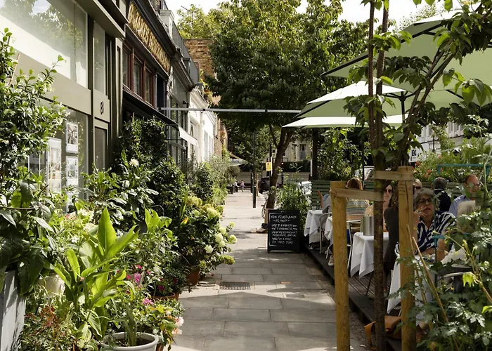  Holland Road Stays