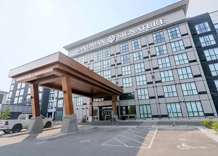 Sandman Signature Winnipeg Airport Hotel & Suites