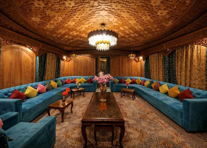 Floating Luxury Group Of Houseboats