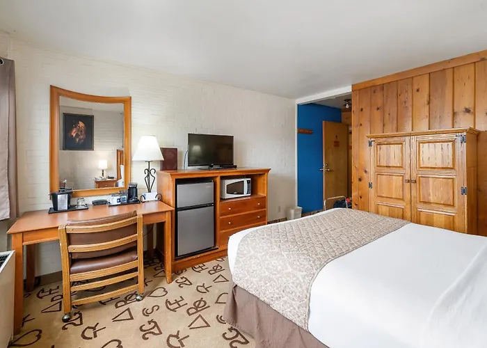 Motels Dude Rancher Lodge