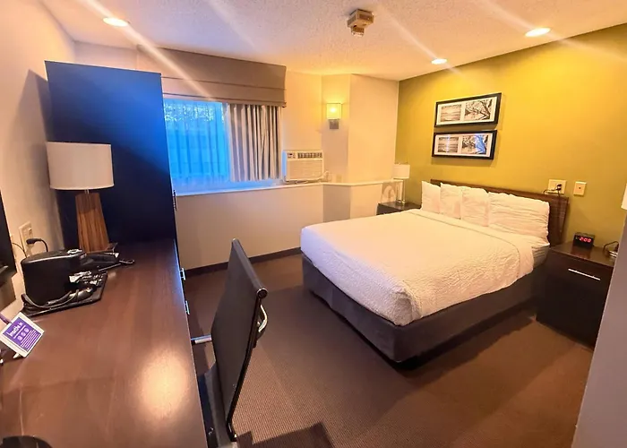 Sleep Inn & Suites Niantic North